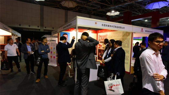 相約名家具展 “木斯特之夜”東莞定制家居協會表彰慶典圓滿舉行